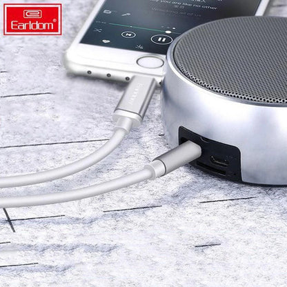 Earldom aux-22 | 1 lightning and 1 3.5 speaker out cable