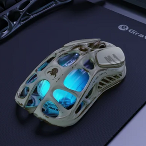Mercury m1 pro gaming mouse - battle-worn silver mist